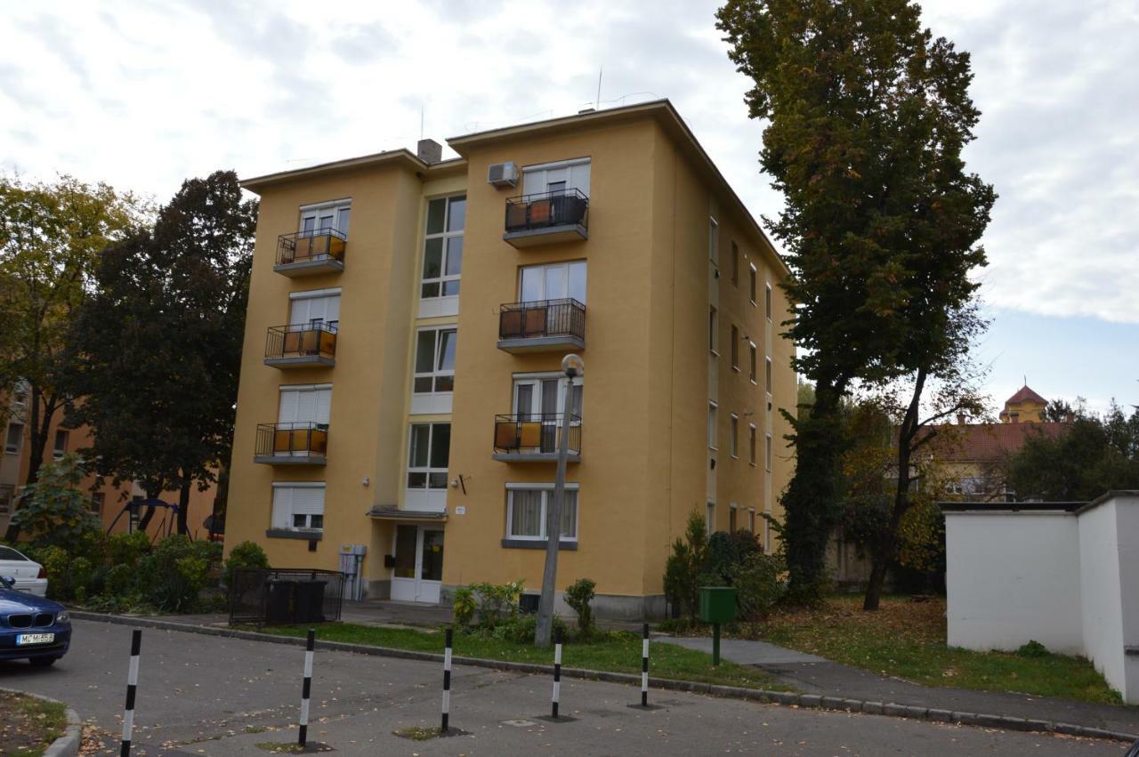 Res Apartman Эгер Экстерьер фото