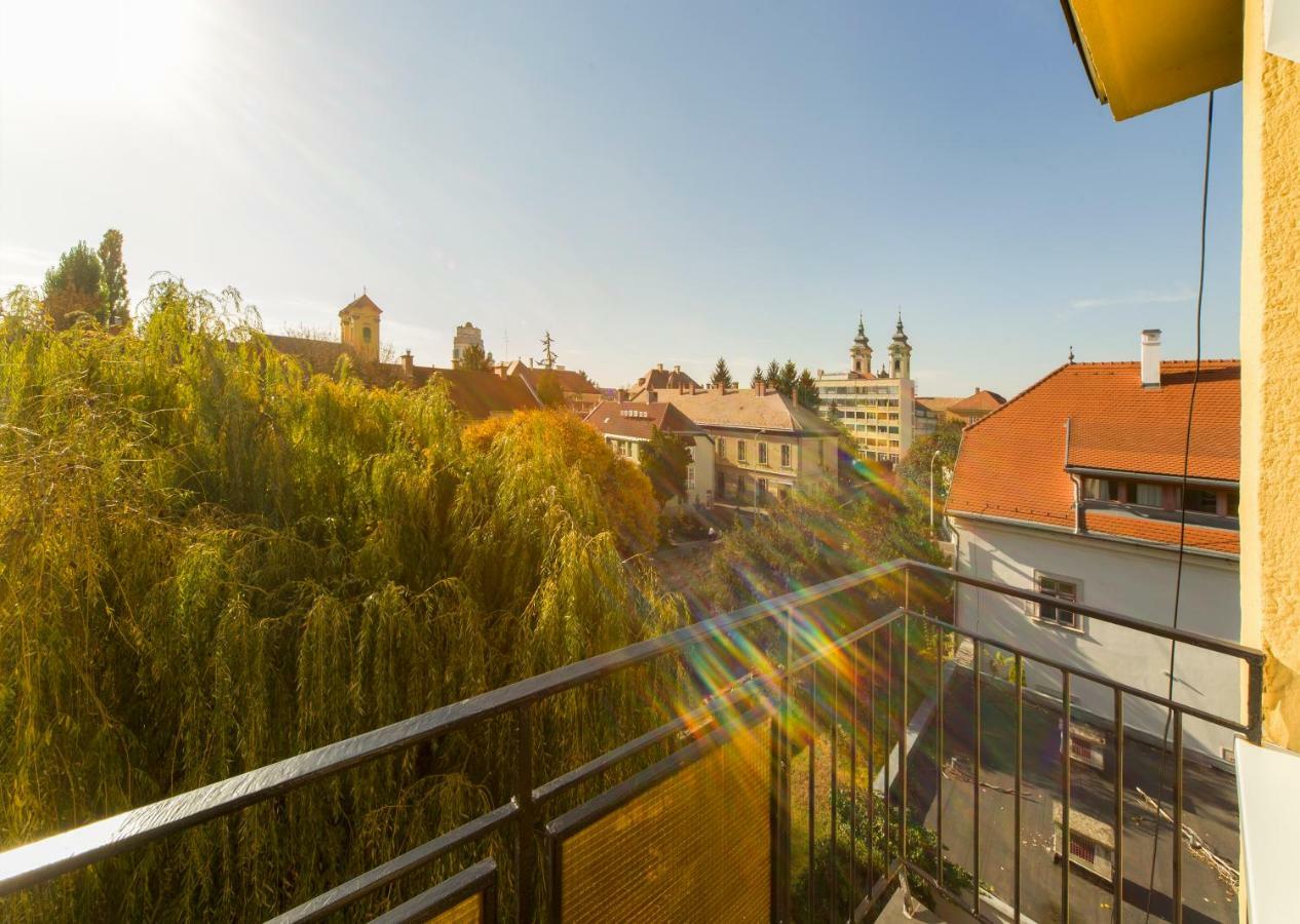 Res Apartman Эгер Экстерьер фото